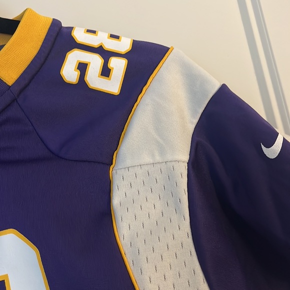 NFL Vikings Jersey, Peterson 28, kids Large, never worn, excellent condition - Picture 4 of 8